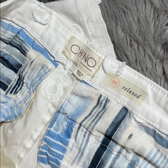 New Chino Anthropologie Embroidered shorts - Picture 6 of 7